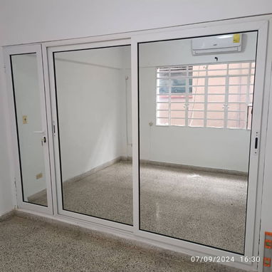 Marqueteris de aluminio y cristal - Img 124297918