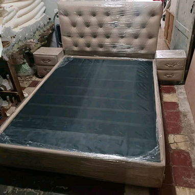 Se venden camas de lujo tapizadas del color q desee - Img 122589565
