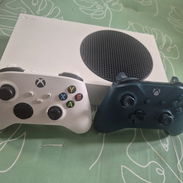 Vendo xbox series s 2 mandos 250 usd - Img 56603280