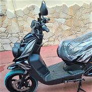 Vendo motos nuevas 0km , se dan con sus papeles y todo en orden , se le lleva al cliente hasta la puerta del hogar - Img 45349793