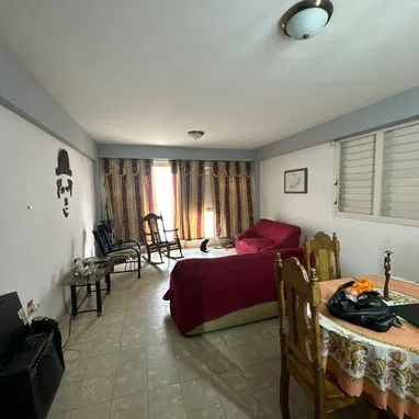 🏡 *APARTAMENTO EN VENTA – VEDADO* - 4/10