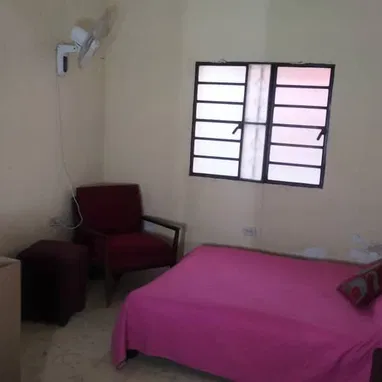 Se vende casa independiente en Marianao( agua 24hrs, gas, garaje, placa libre) - Img 121126623