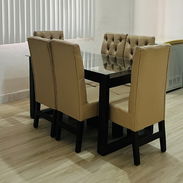 Juego de comedor de 6 sillas en perfecto estado - Img 56176360