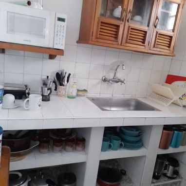 Casa tradicional cubana en el Vedado ,renta por días o corto tiempo a cubanos y extranjeros - Img 118976447