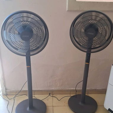 Ventilador recargable de pedestal de 15000mAh con panel solar y bombillo recargable Precio: 80 usd - Img 125106541