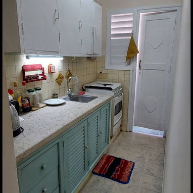 Se vende apartamento en 16000 usd a pocos metros de 41 y 42 playa, la cuadra muy tranquila y segura, apenas se oyen ruid - 6/10