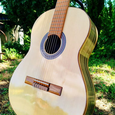 Guitarras nuevas las estrena el cliente - Img 125164319