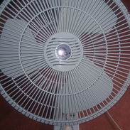 Vendo ventilador de pared Corselca 12" con mando (Funciona perfecto) - Img 57966196