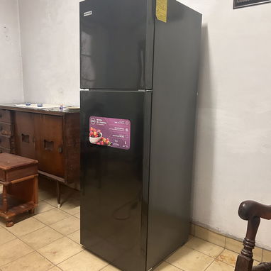 Refrigerador Premier 8.7 pies (246L) Negro Inoxidable - Sin Escarcha - Vedado - 3/3