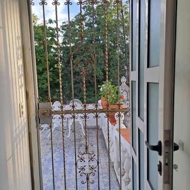 Casa de 2plantas en el Vedado - 8/10