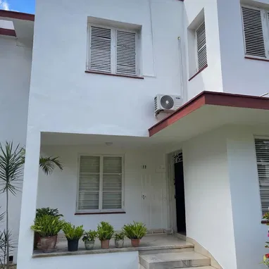 Casa independiente en Miramar con 900m² . Todo de lujo - Img 115301694