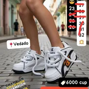 TENIS DE NIÑAS Y NIÑOS CHAMPION BLANCO DETALLES NEGRO‼️‼️REBAJADO POR DETALLE - Img 55255116