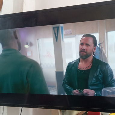 Vendo TV de 41 pulgadas Samsung smart TV - Img 120655665