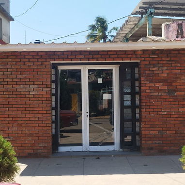 Venta de casa + local en playa - Img 125868428