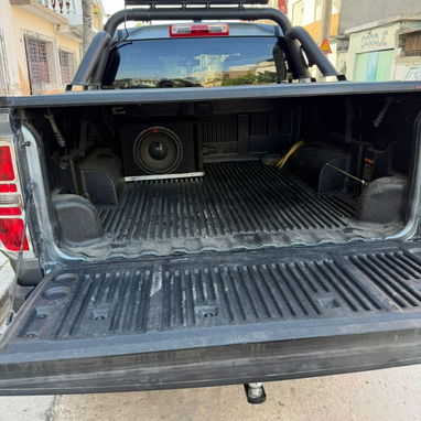 *chevrolet colorado z71* 32 000 *Descripción* - cama grande - 6 cilindro - defensa delantera - luces - Img 121925691