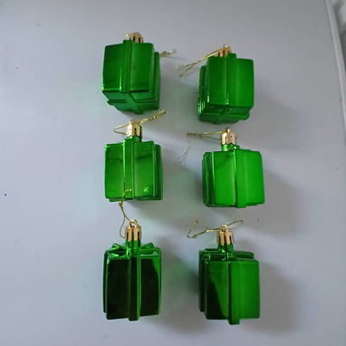 Set de 6 regalos  Material plástico  Precio 7usd EH - 3/6
