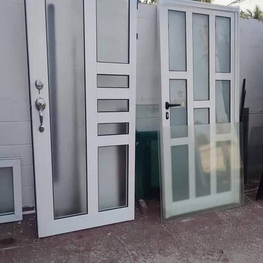 Trabajos de marqueteria de aluminio y cristal a la medida q desee - Img 121593807