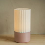 Lámpara de mesa minimalista – luz moderna y elegante - Img 57332839