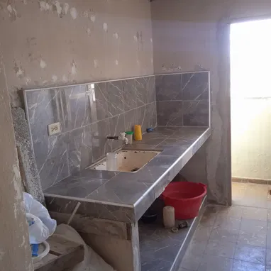 vendo apartamento en micro x alamar 6to piso dos cuartos en 2800 usd - Img 124171392