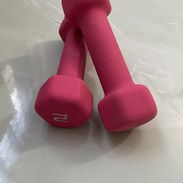 Vendo pesas de 2 libras de mujer. Contactar con Isabela al 58264306. Más información por WhatsApp. - Img 57932945