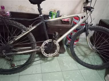 se vende bicicleta, único defecto tiene problema en la biela - Img main-image-45901056