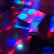 Bola de disco o bar, giratoria con luces de 3 colores - Img 45338872