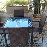 Mueble de terraza (mesa con sillas) - Img 55240338