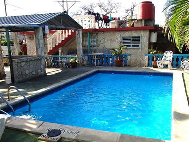 Casa de renta ubicada en Guanabo. Cuenta con 4 habitaciones en guanabo con piscina y a dos cuadras de la playa. 58858577 - Img 38585856