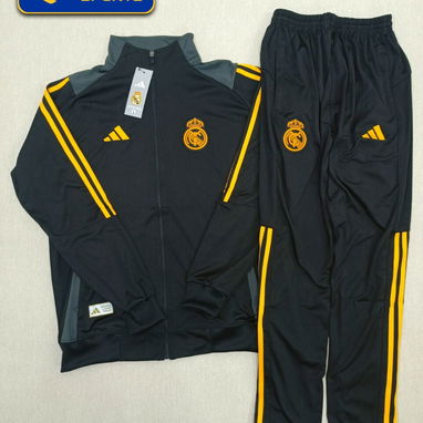 Monos Deportivos de Fútbol | Conjuntos de Invierno Barcelona, Madrid, PSG y más - Img 127208422