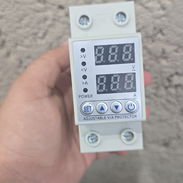 Breaker Con Regulador de Voltaje 110 v 220 V - Img 58067108