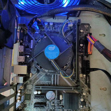 Vendo kit de 9na Generación board h310 con micro i38100 y 8 GB de ram trabajando al 💯 - Img 121640145
