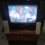 Vendo tv y cajita en perfecto estado kas 2 cosas buen precio - Img 56833507