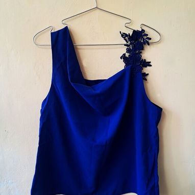 Vendo blusa de Shein. A estrenar. - Img 107427383