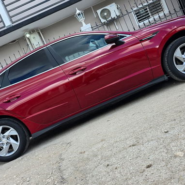 Vendo o negocio, Hyundai sonata 2025 con 5000 km, nada más el básico - Img 116404494