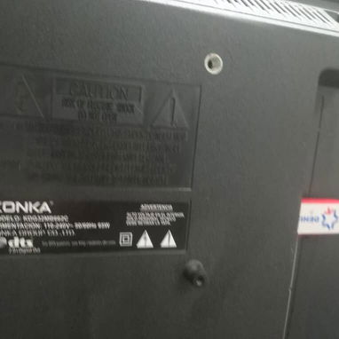 TV KONKA DE 32 PULGADAS CON CAJITA INTERNA Y BARRA DE SONIDO - 2/4