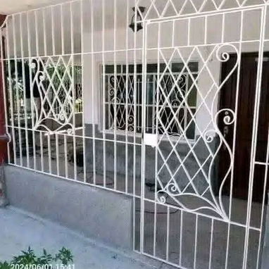 Se realizan trabajos de rejas para la seguridad y protecciòn de su casa.Escribir al WhatsApp 50888413 - 3/10