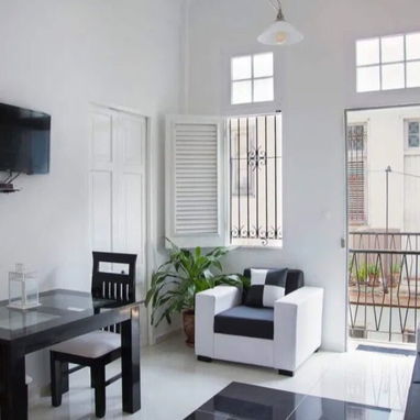 Venta de Apartamento en el vedado 3er piso es interior - Img 112815407