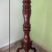 Pedestal de madera - Img 55821640