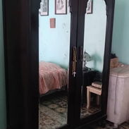 Vendo juego de cuarto de caoba - Img 57123880