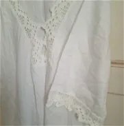 Blusa blanca talla grande. Decorada a crochet. Nueva - Img 45751426