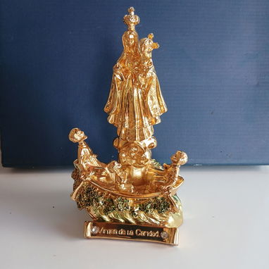 Estatuilla de la Virgen de la Caridad. - 2/5