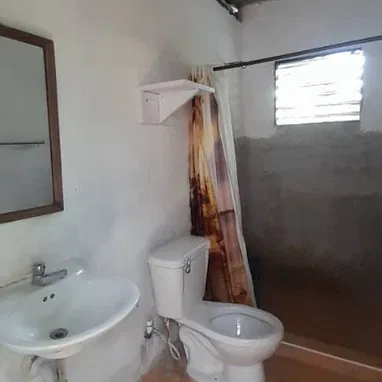 Se vende o se permuta una casa biplanta en Marianao: - Img 119308041