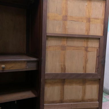 Escaparate de cedro, bien cuidado y sin detalle - 4/7