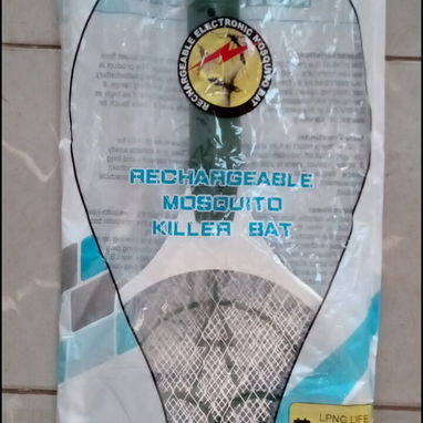 Raqueta eléctrica recargable para exterminar mosquitos, moscas, abejas... - Img 123118082