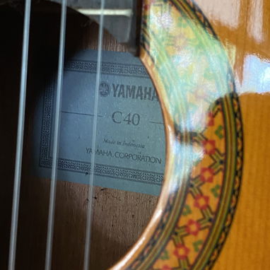 Guitarra acústica Yamaha C40 Made in Indonesia 80 USD - 2/3