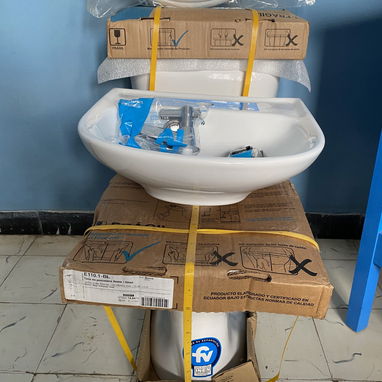 Juego de baño inodoro con tanque y lavamanos - 2/4