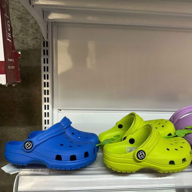 Crocs 🐊 (Con pines para elegir) - 2/3