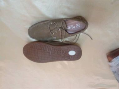 Zapatos de hombre y sandalias de mujer - Img 67086286