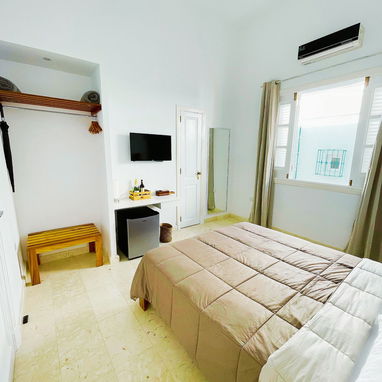 Renta de habitaciones en Vedado – 5 hab desde 25 USD – Planta eléctrica, desayunos desde 2.50 USD - Img 119555171