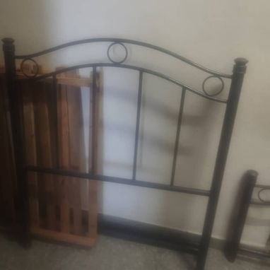 Se vende cama personal de uso, con colchón. - Img 119266758